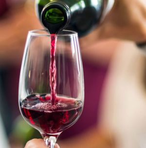 Wine-gluten-content-1296x728-feature.jpg