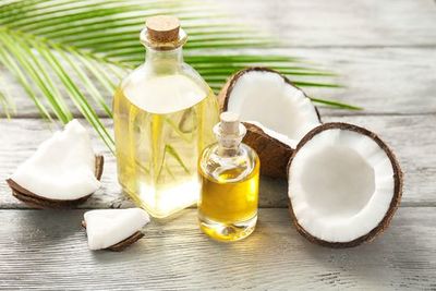 Coconut-oil-beauty-tricks-1526656149.jpg